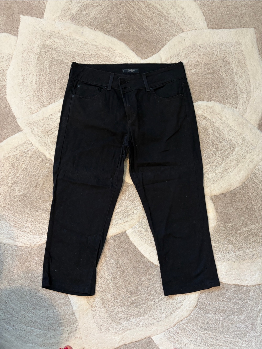 Jessica Simpson Black Capris